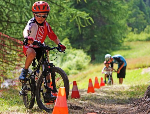 FAHRTECHNIK-UNTERRICHT FÜR KINDER