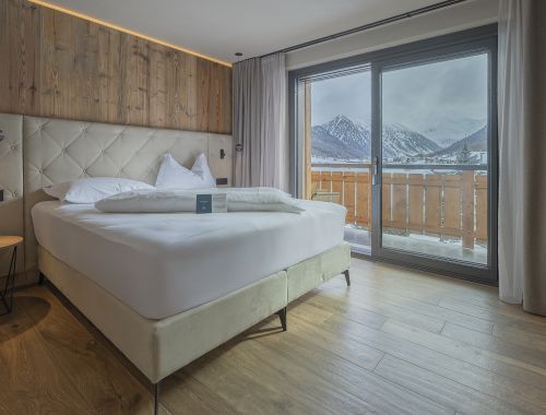 PARADISE LODGE