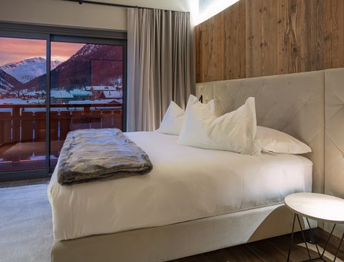 PARADISE LODGE